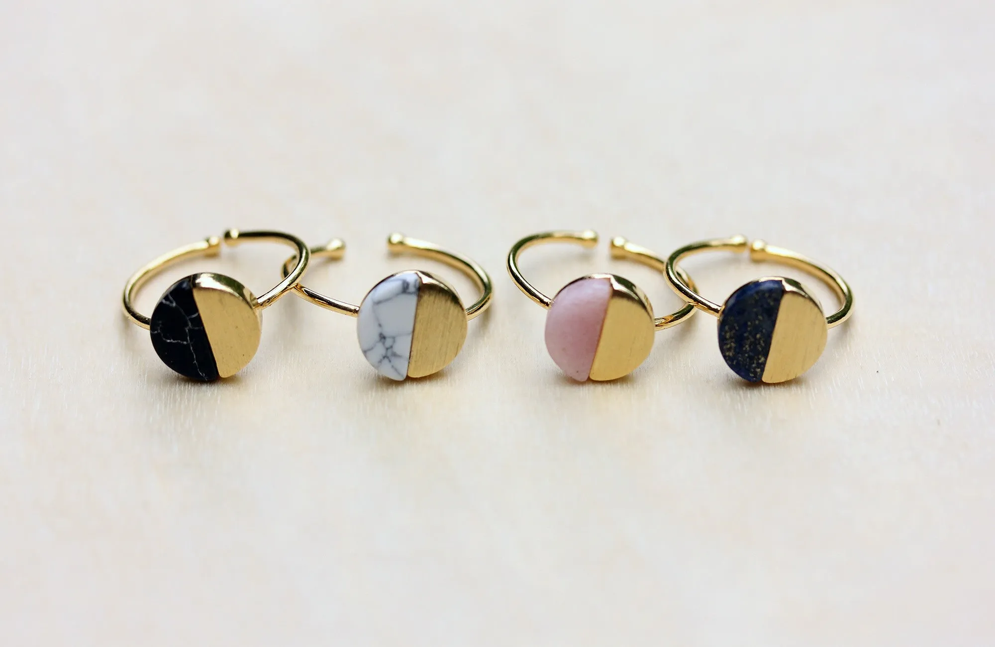 Gemstone Split Ring Round