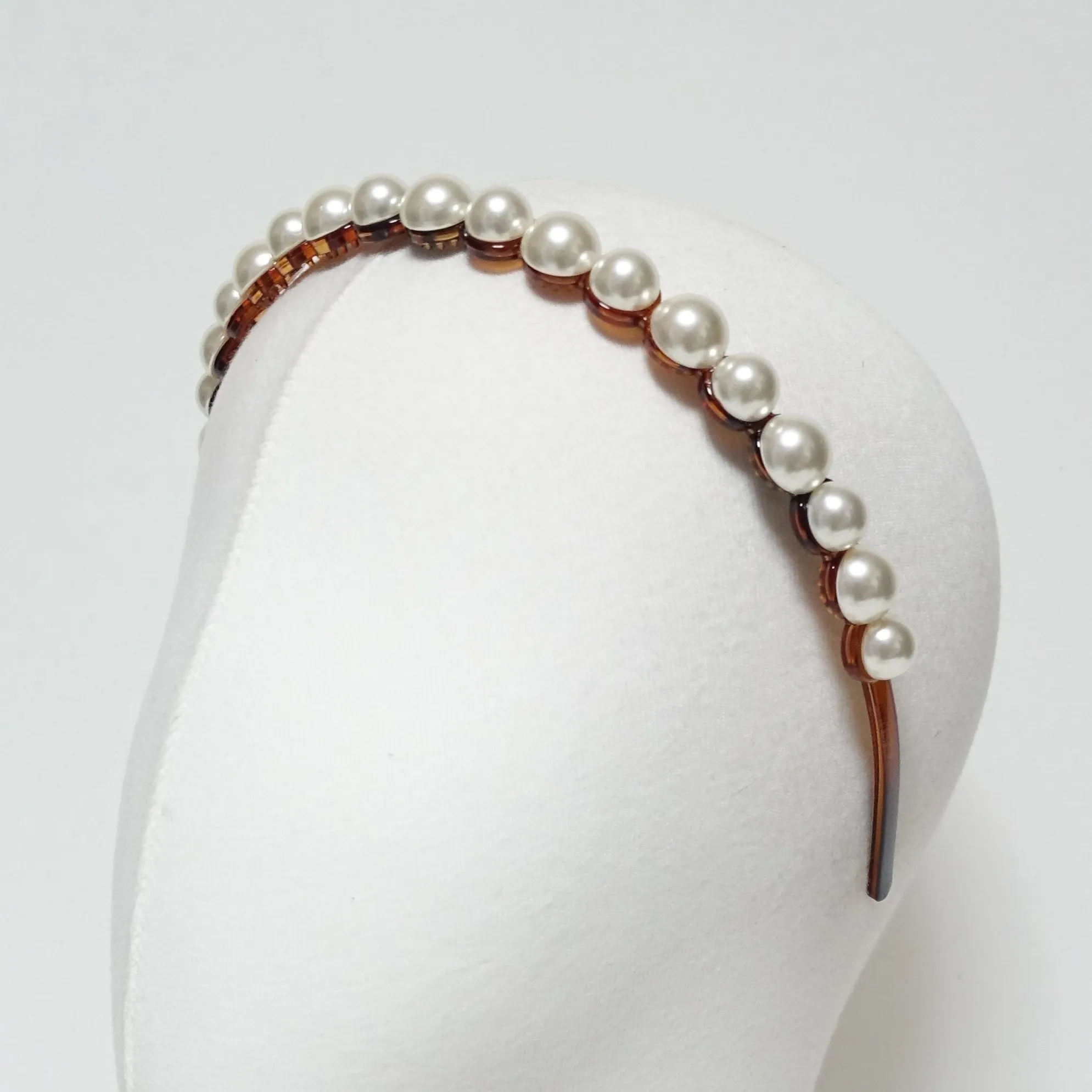 pearl decorated headband woman hair accessory