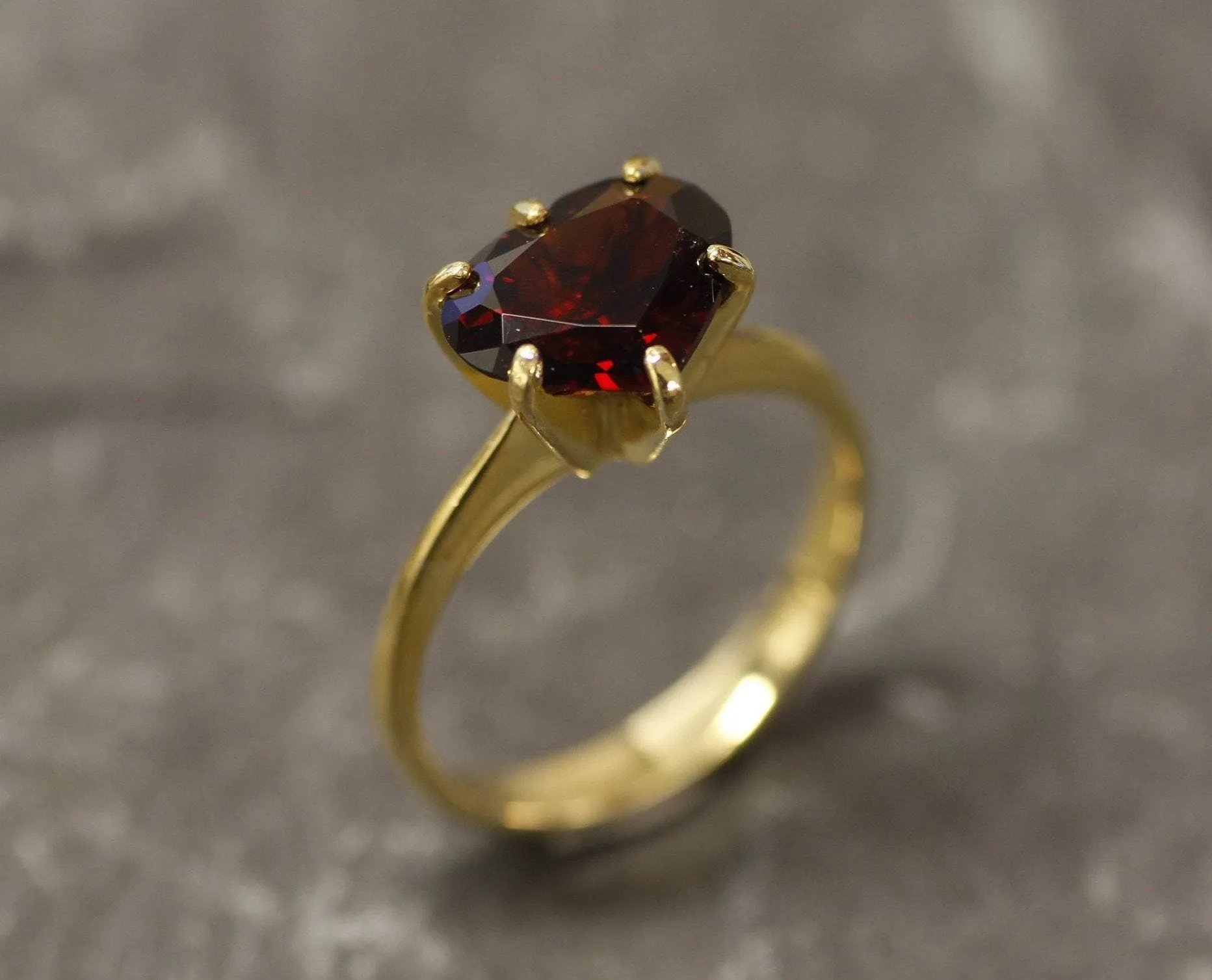 Red Heart Ring - Gold Garnet Ring - Vintage Heart Ring