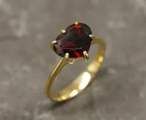Red Heart Ring - Gold Garnet Ring - Vintage Heart Ring