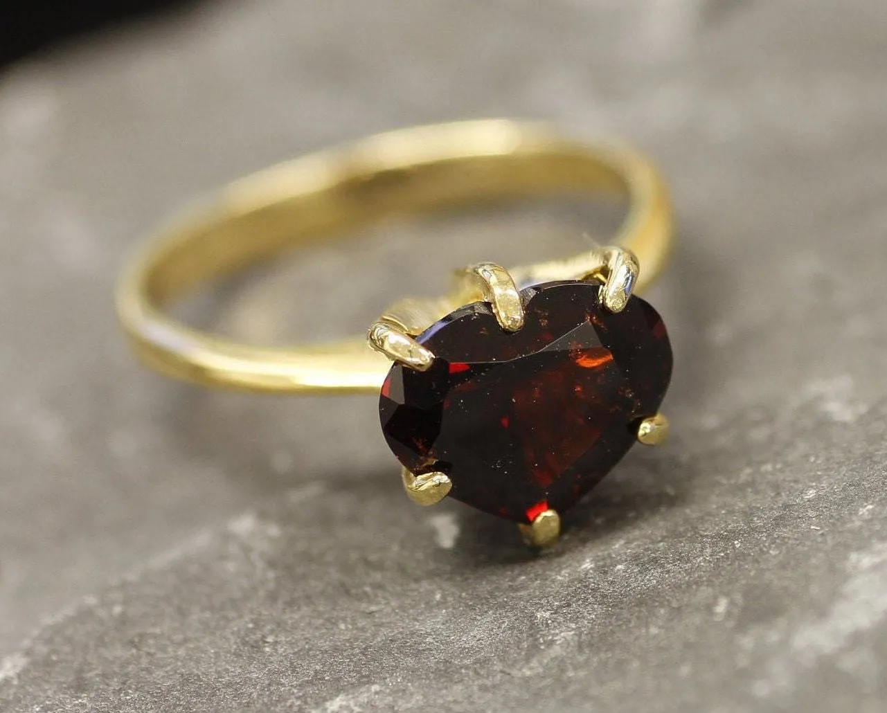 Red Heart Ring - Gold Garnet Ring - Vintage Heart Ring