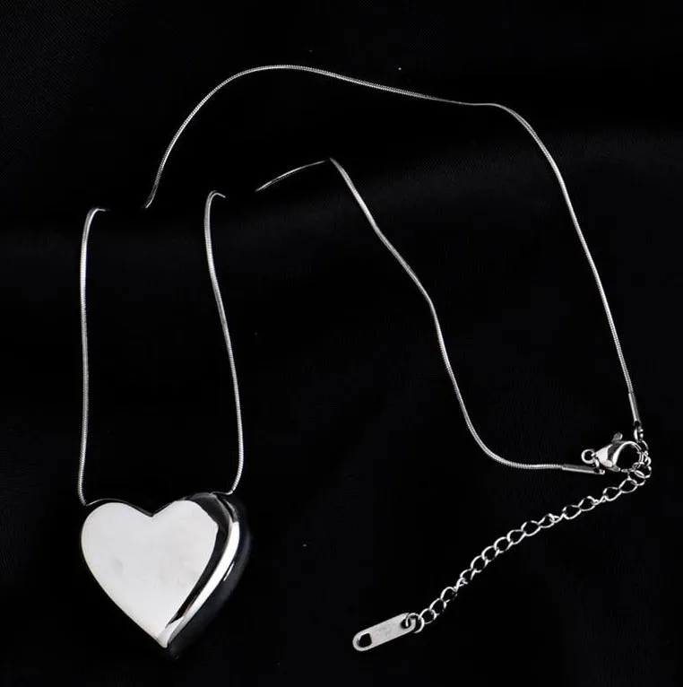 Stylemein - Heart Pendant Necklace | Heart Shape Pendant